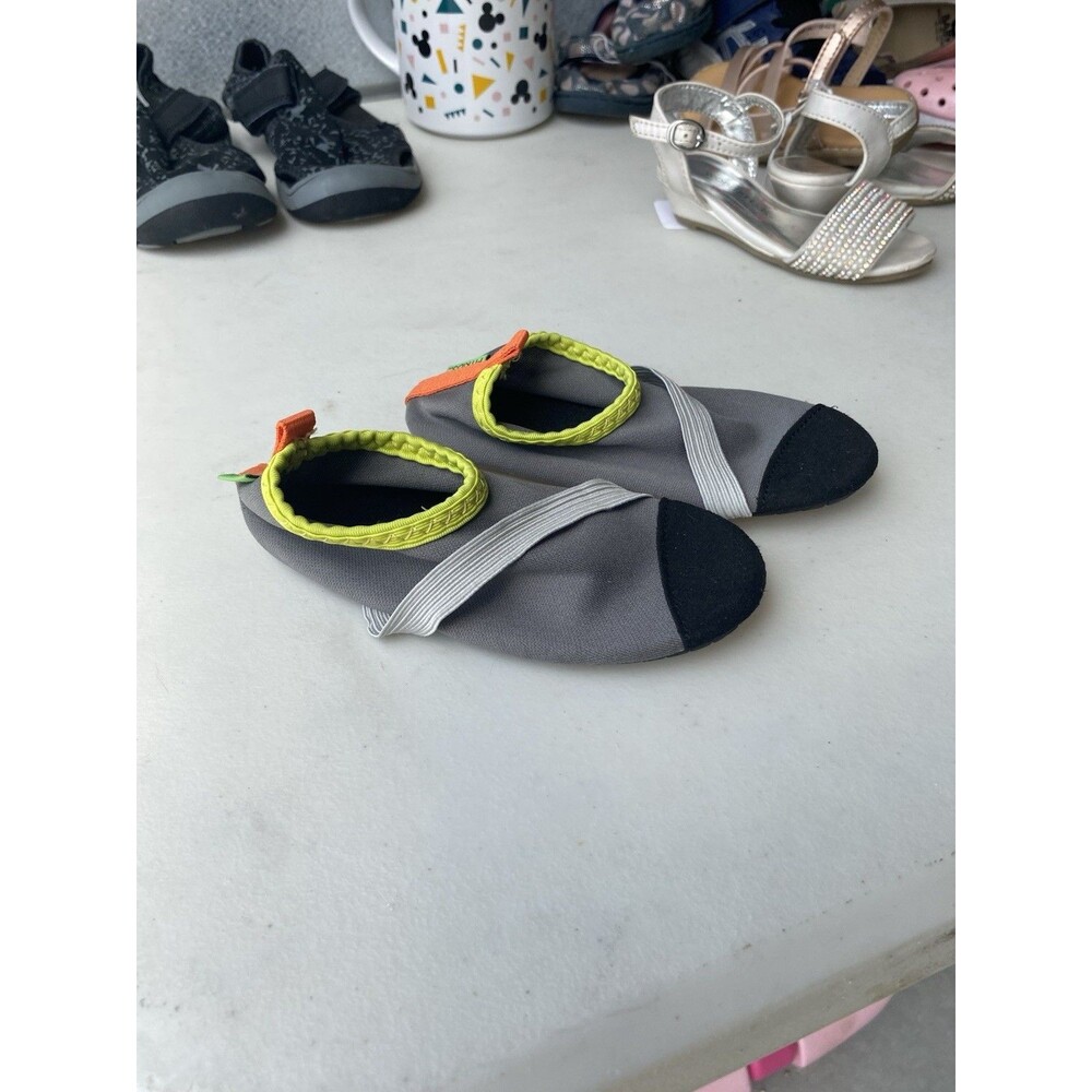 FitKicks Kids Gray Aqua Water Shoes Barefoot Minimalist Youth Size M⁠ 12-13.5